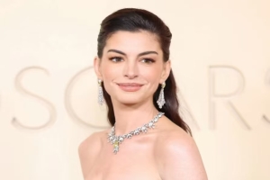 Why Anne Hathaway Looks So Young